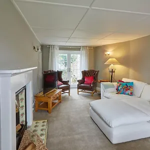 Host & - Arncliffe View Holiday home