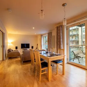 elegant-2bedroom-apartment-with-balcony-and-parking.edinburghhotelsuk.org/